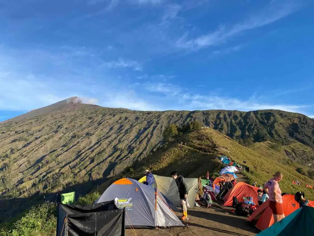 Rinjani Trekking Package 3 Days 2 Nights to Summit